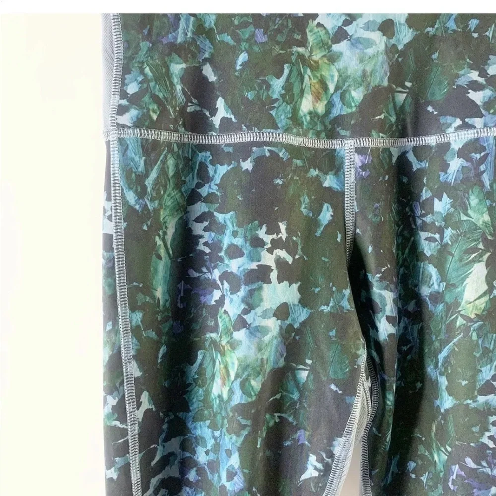 Lululemon Running In The City 7/8 Tight Floral 6 - Picture 3 of 8